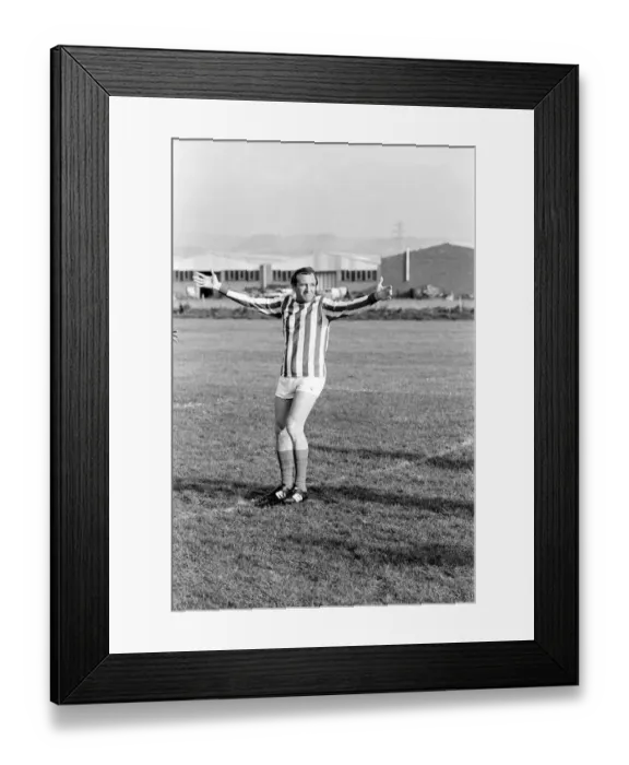 Framed Print : Leonard Rossiter, star of BBC comedy series, The Fall and Rise of Reginald Perrin