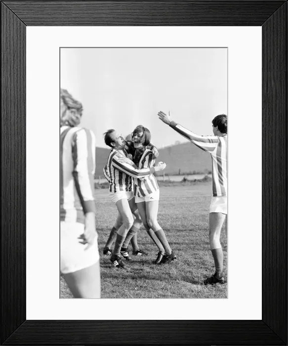 Framed Print : Leonard Rossiter, star of BBC comedy series, The Fall and Rise of Reginald Perrin Framed Print : Leonard Rossiter, star of BBC comedy series, The Fall and Rise of Reginald Perrin