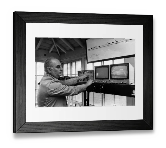 Framed Print : Signalman Ron Challenor in the British Rail signal box at Dudley which has gone over to Framed Print : Signalman Ron Challenor in the British Rail signal box at Dudley which has gone over to