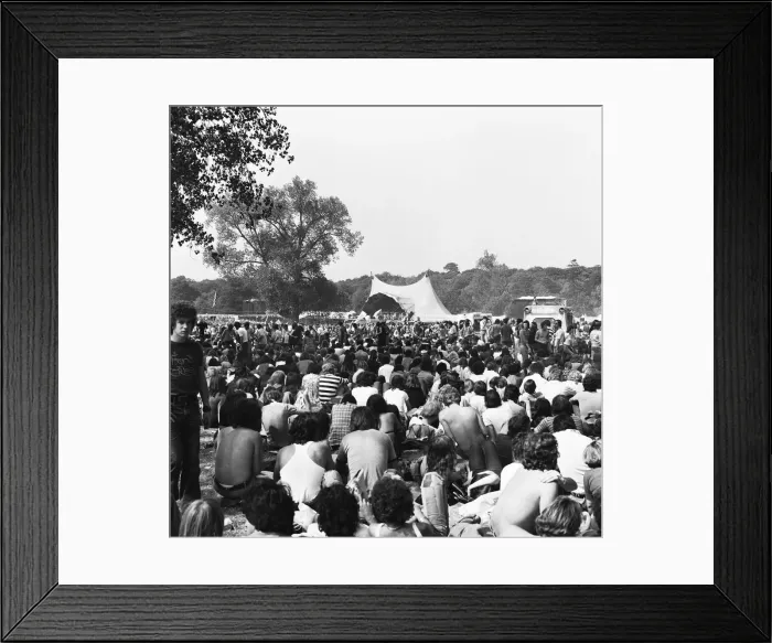 Framed Print : Rolling Stones on stage in concert at Knebworth House, Hertfordshire Framed Print : Rolling Stones on stage in concert at Knebworth House, Hertfordshire
