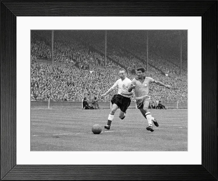 Framed Print : International Friendly match at Wembley Stadium. England 4 v Brazil 2