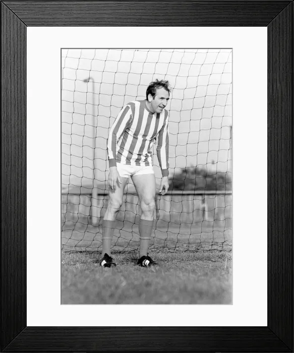 Framed Print : Leonard Rossiter, star of BBC comedy series, The Fall and Rise of Reginald Perrin Framed Print : Leonard Rossiter, star of BBC comedy series, The Fall and Rise of Reginald Perrin