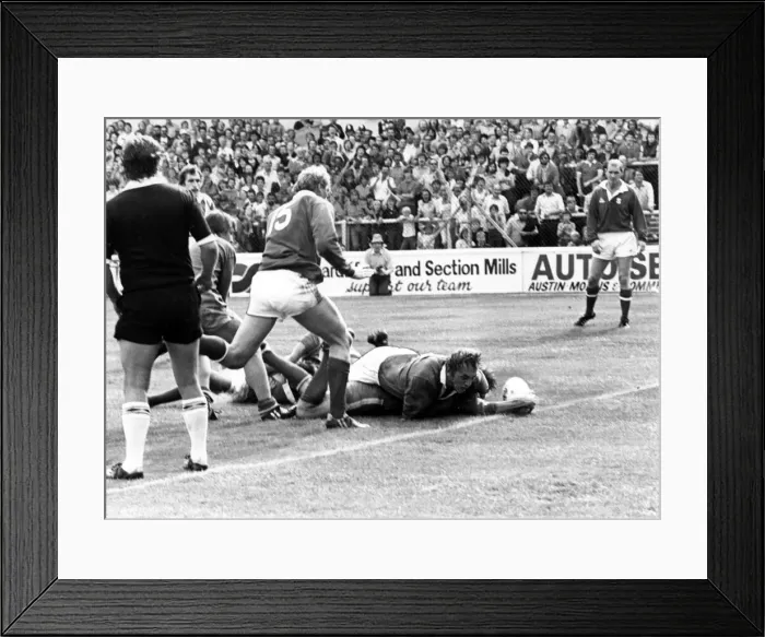 Framed Print : Sport - Rugby League - Cardiff Blue Dragons - Tommy David stretches out to score a try Framed Print : Sport - Rugby League - Cardiff Blue Dragons - Tommy David stretches out to score a try