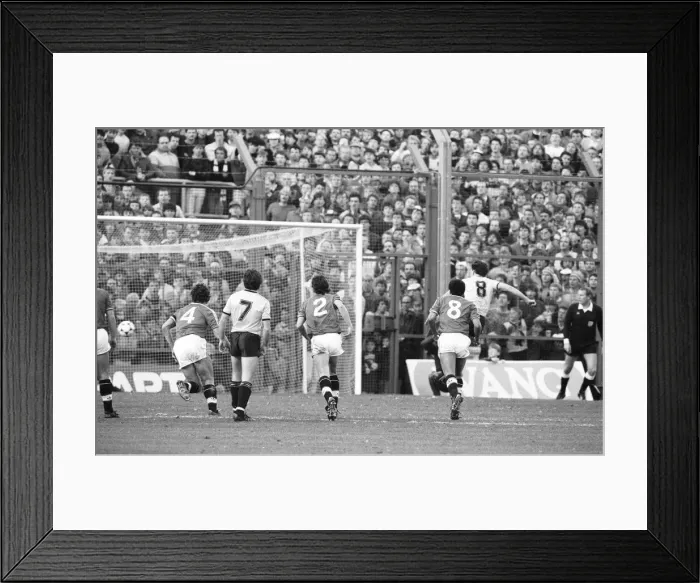 Framed Print : English League Division One match at The Manor Ground. Oxford United 2 v Manchester Framed Print : English League Division One match at The Manor Ground. Oxford United 2 v Manchester