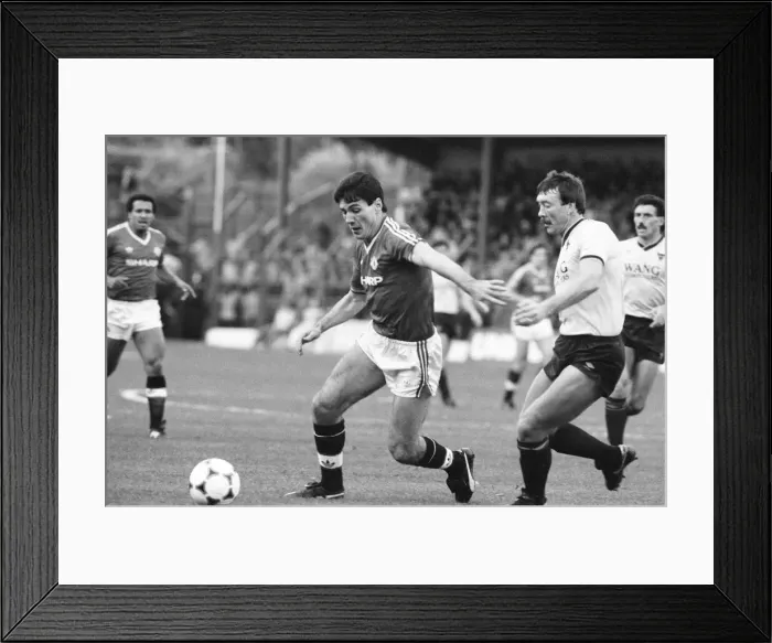 Framed Print : English League Division One match at The Manor Ground. Oxford United 2 v Manchester Framed Print : English League Division One match at The Manor Ground. Oxford United 2 v Manchester