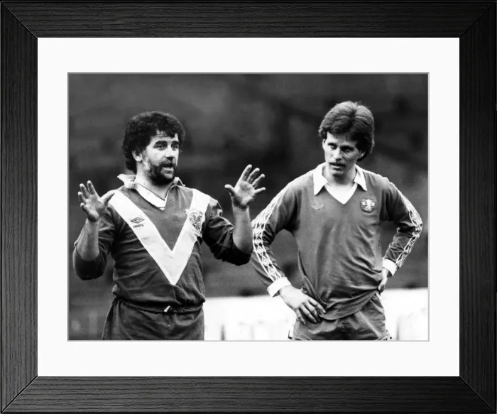 Framed Print : Sport - Rugby League - Cardiff Blue Dragons - David Watkins makes a point Framed Print : Sport - Rugby League - Cardiff Blue Dragons - David Watkins makes a point