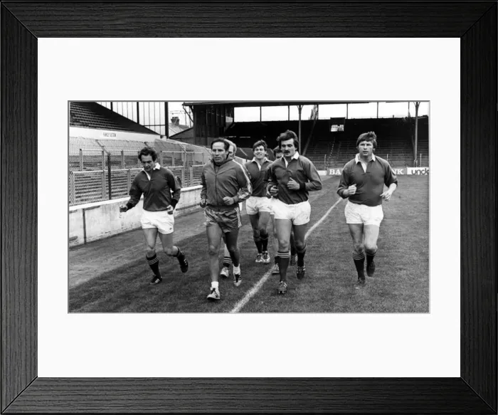 Framed Print : Sport - Rugby League - Cardiff Blue Dragons - Memebers of the team met for the first time Framed Print : Sport - Rugby League - Cardiff Blue Dragons - Memebers of the team met for the first time