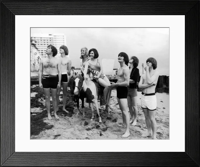 Framed Print : The Byrds in Miami, Florida, with Miss Universe Contentants, Miss USA & Miss Ireland Framed Print : The Byrds in Miami, Florida, with Miss Universe Contentants, Miss USA & Miss Ireland