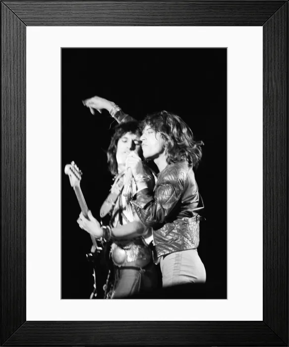 Framed Print : Mick Jagger and Keith Richards performing at the Rolling Stones concert at Knebworth Framed Print : Mick Jagger and Keith Richards performing at the Rolling Stones concert at Knebworth