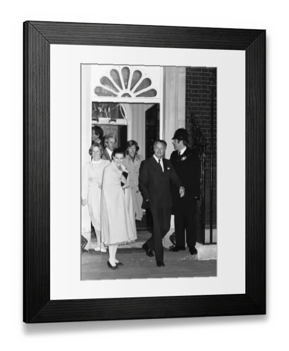 Framed Print : Reception at No. 10 Downing Street, London, attended by cast members of BBC TV Programme Framed Print : Reception at No. 10 Downing Street, London, attended by cast members of BBC TV Programme