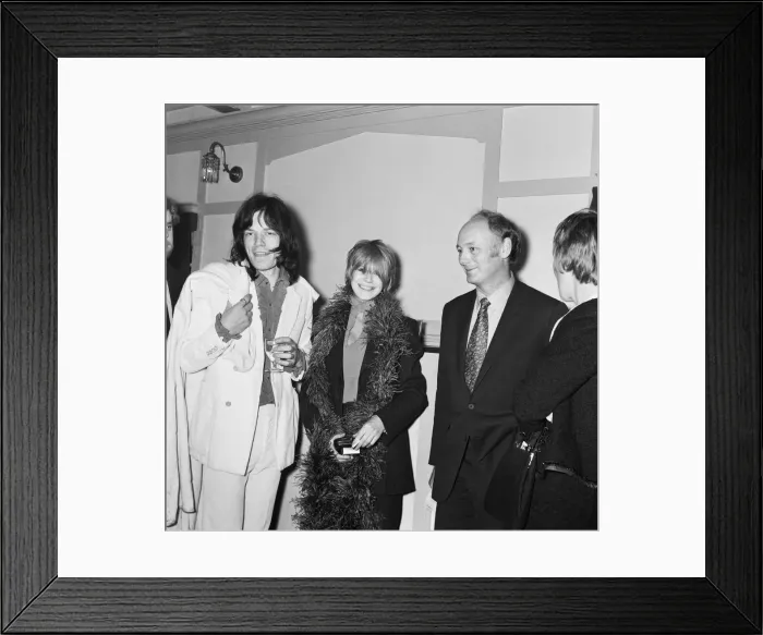 Framed Print : Mick Jagger and Marianne Faithfull talking to Lord and Lady Montagu at the premiere of Framed Print : Mick Jagger and Marianne Faithfull talking to Lord and Lady Montagu at the premiere of
