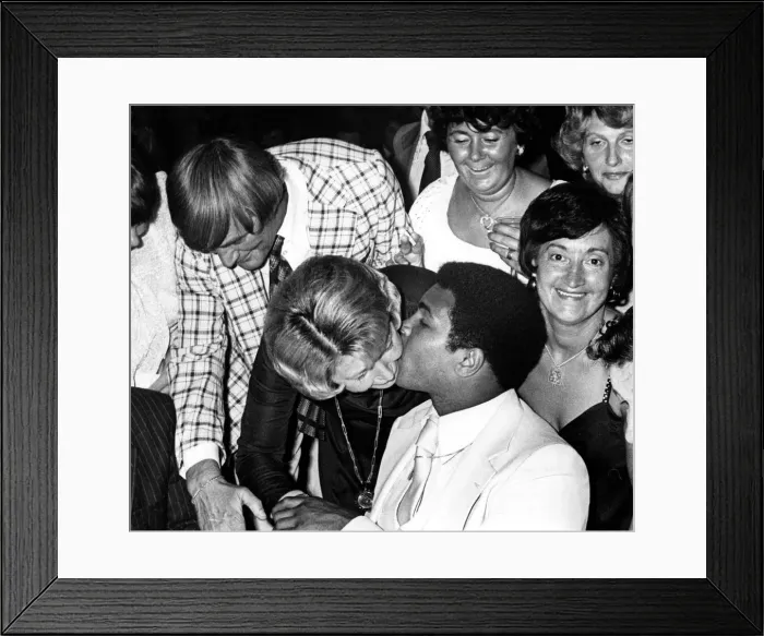 Framed Print : Muhammad Alis visit to the North East of England in July, 1977 Framed Print : Muhammad Alis visit to the North East of England in July, 1977