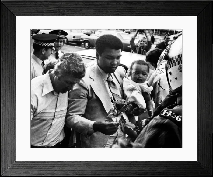 Framed Print : Muhammad Alis visit to the North East of England in July, 1977 Framed Print : Muhammad Alis visit to the North East of England in July, 1977