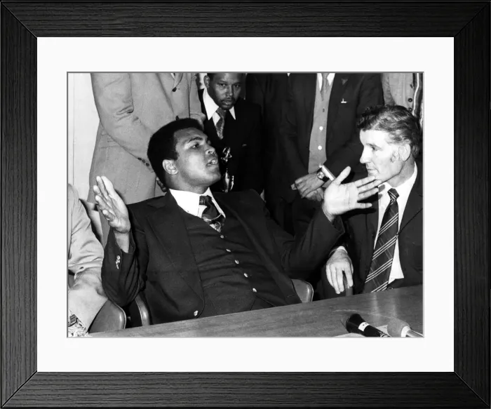 Framed Print : Muhammad Alis visit to the North East of England in July, 1977 Framed Print : Muhammad Alis visit to the North East of England in July, 1977