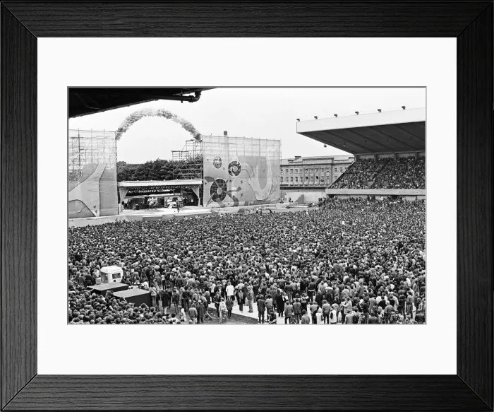 Framed Print : Rolling Stones in concert at St James Park, Newcastle. 23rd June 1982 Framed Print : Rolling Stones in concert at St James Park, Newcastle. 23rd June 1982