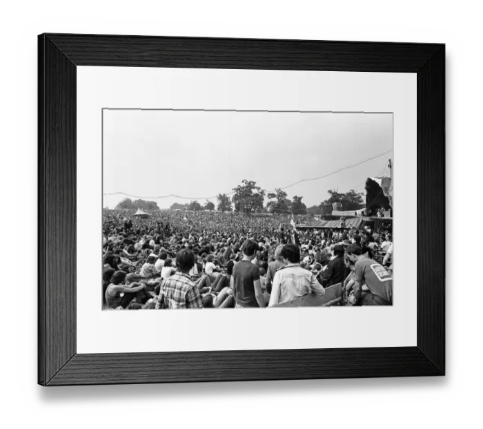 Framed Print : Hugh crowds gather to watch the Rolling Stones in concert at Knebworth House Framed Print : Hugh crowds gather to watch the Rolling Stones in concert at Knebworth House