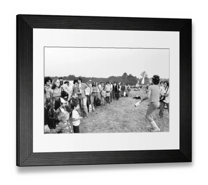 Framed Print : Huge crowds gather to watch the Rolling Stones in concert at Knebworth House Framed Print : Huge crowds gather to watch the Rolling Stones in concert at Knebworth House