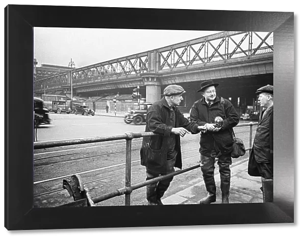 London sewermen seen here with Mirror photographer Bela Zola at Blackfriars