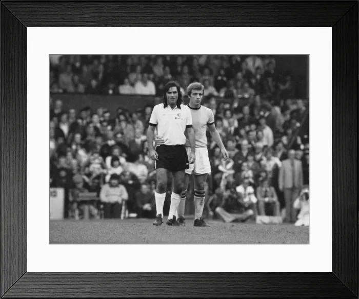 Framed Print : English League Division Two match at Craven Cottage. Fulham 1 v Bristol Rovers 0