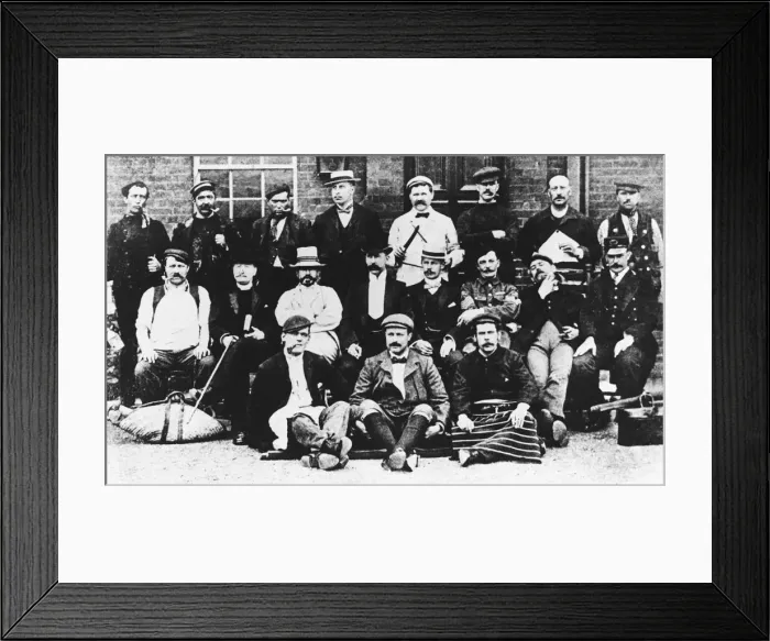 Framed Print : A group of Scotland Yard detectives in various disguises seen here before setting out
