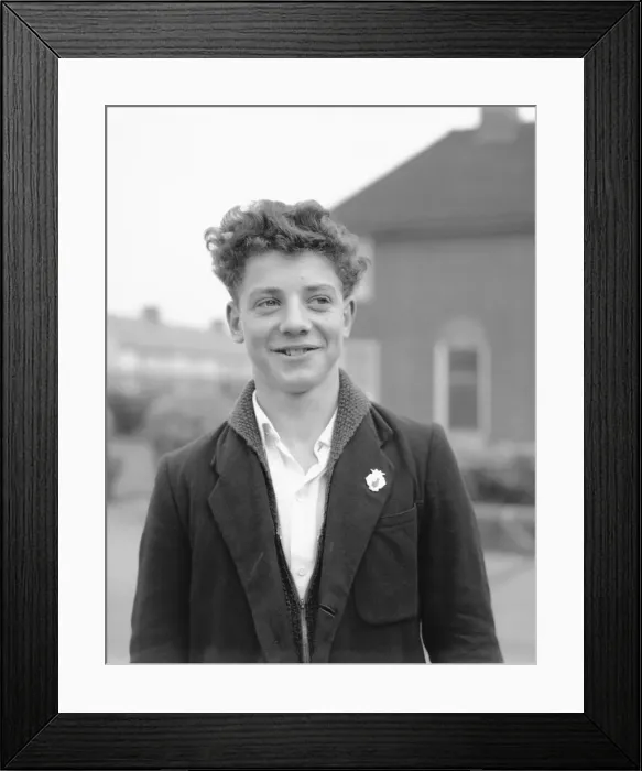 Framed Print : David Cliss Chelsea Youth Football team player 26th October 1954