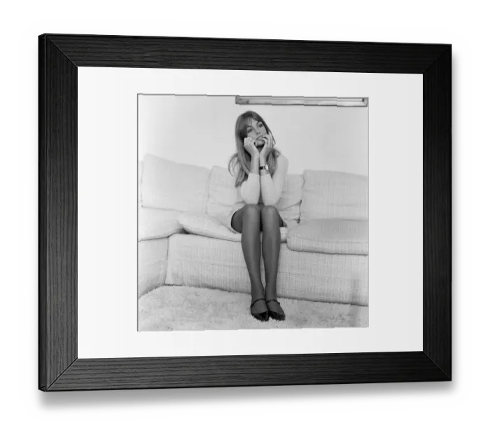 Framed Print : Jean Shrimpton, model, pictured at her home, Montpellier Place, London, 25th October 1967