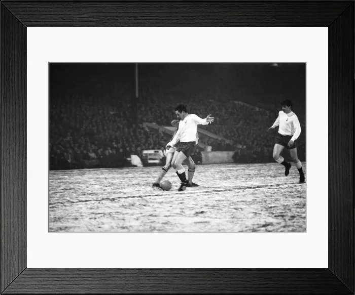 Framed Print : Manchester City v Tottenham Hotspur league match at Maine Road Framed Print : Manchester City v Tottenham Hotspur league match at Maine Road