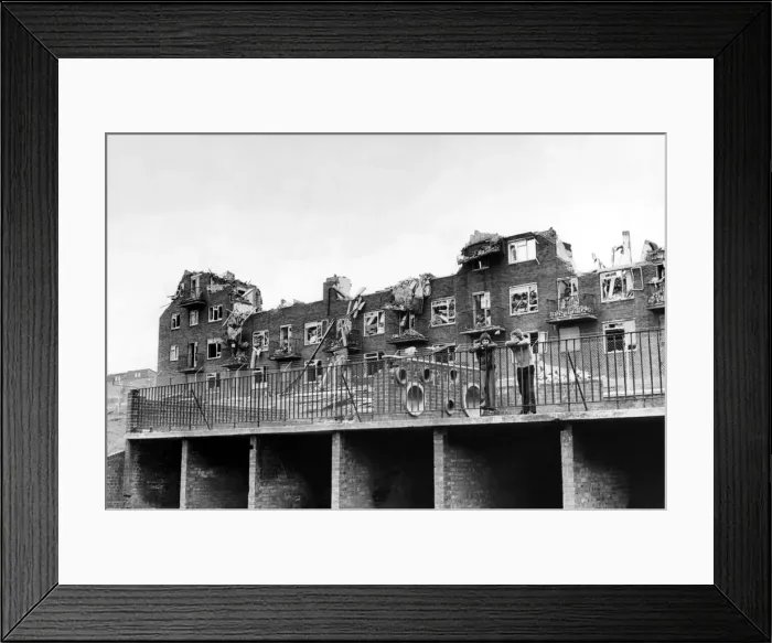Framed Print : The Noble Street flats Housing Estate in Scotswood, Newcastle