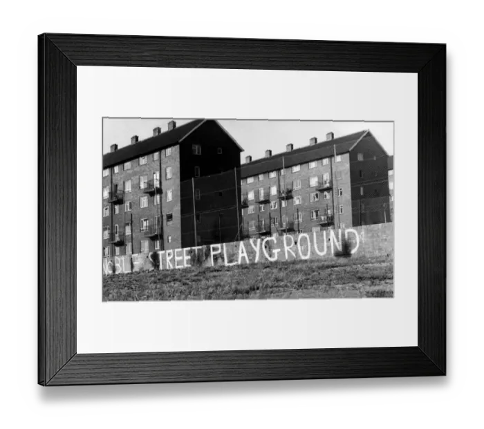 Framed Print : The Noble Street flats Housing Estate in Scotswood, Newcastle Framed Print : The Noble Street flats Housing Estate in Scotswood, Newcastle