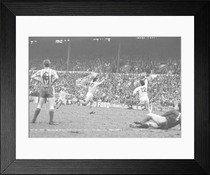 Framed Print : Coventry City v Sheffield Wednesday in the 6th round of the FA Cup Framed Print : Coventry City v Sheffield Wednesday in the 6th round of the FA Cup