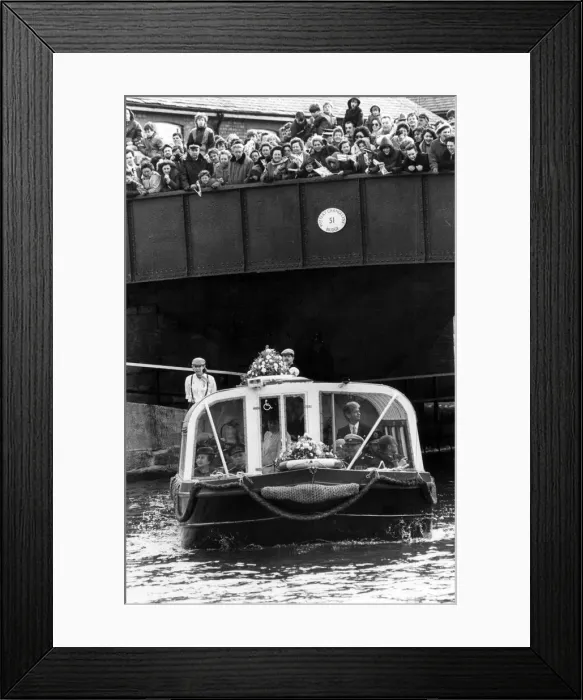 Framed Print : The Queen visits Manchester, 21st March 1986. In barge, on way to Wigan Pier Framed Print : The Queen visits Manchester, 21st March 1986. In barge, on way to Wigan Pier