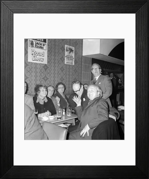 Framed Print : The Sunday Sun Jack Of Clubs Roadshow on 28th March 1974 at the Thomas Wilson Club