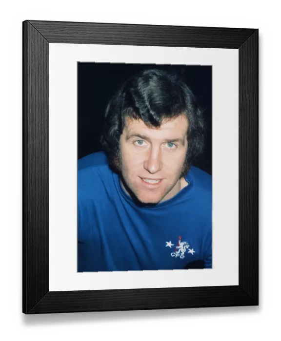 Framed Print : Chelsea footballer Peter Osgood poses during a photocall. February 1972 Framed Print : Chelsea footballer Peter Osgood poses during a photocall. February 1972