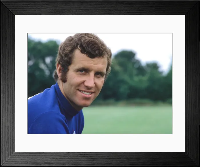 Framed Print : Chelsea footballer Peter Osgood poses during a photocall. July 1971 Framed Print : Chelsea footballer Peter Osgood poses during a photocall. July 1971