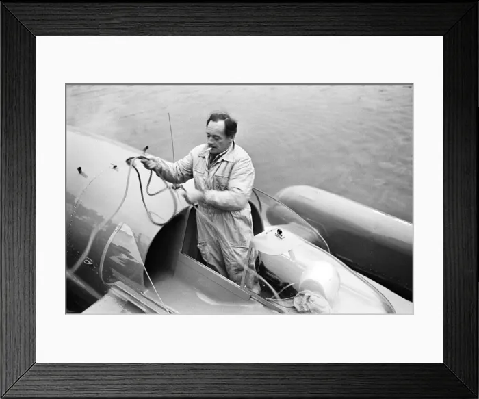 Framed Print : Donald Campbell & Bluebird K7 at Coniston Water, Friday 4th November 1966 Framed Print : Donald Campbell & Bluebird K7 at Coniston Water, Friday 4th November 1966