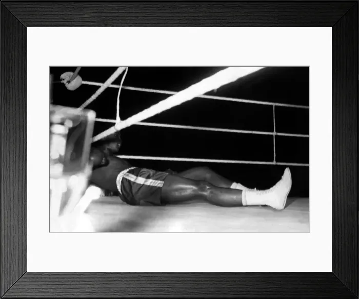 Framed Print : Henry Cooper and Cassius Clay ( Muhammad Ali ) fight for the World Heavyweight Boxing Framed Print : Henry Cooper and Cassius Clay ( Muhammad Ali ) fight for the World Heavyweight Boxing