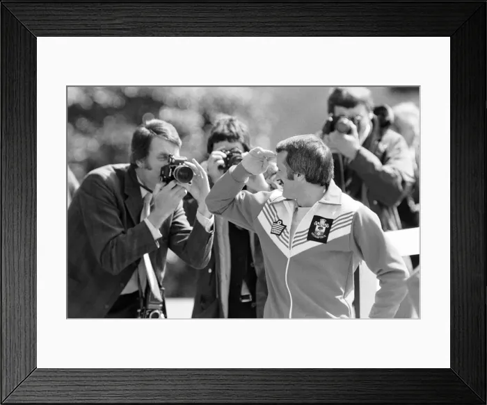 Framed Print : Southampton FC Players, pictured during training session ahead of FA Cup Final Framed Print : Southampton FC Players, pictured during training session ahead of FA Cup Final