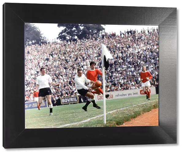 English League Division One match at Craven Cottage. Fulham 2 v Manchester United 1