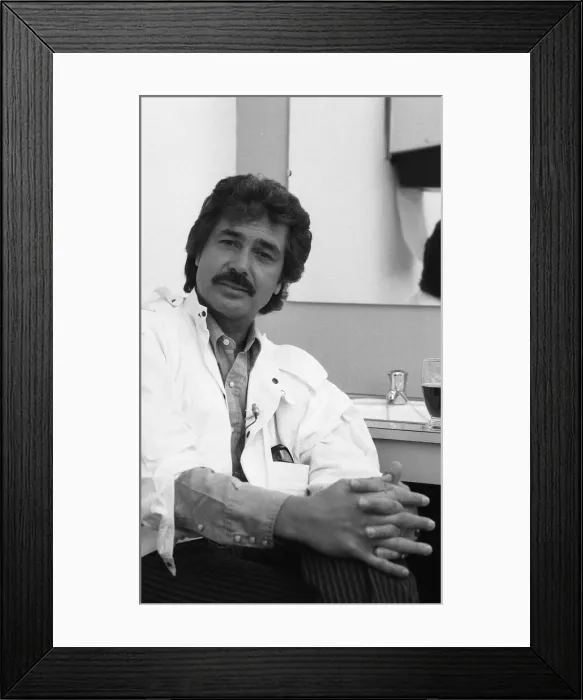 Framed Print : Singing superstar Engelbert Humperdinck relaxes in his dressing room before appearing