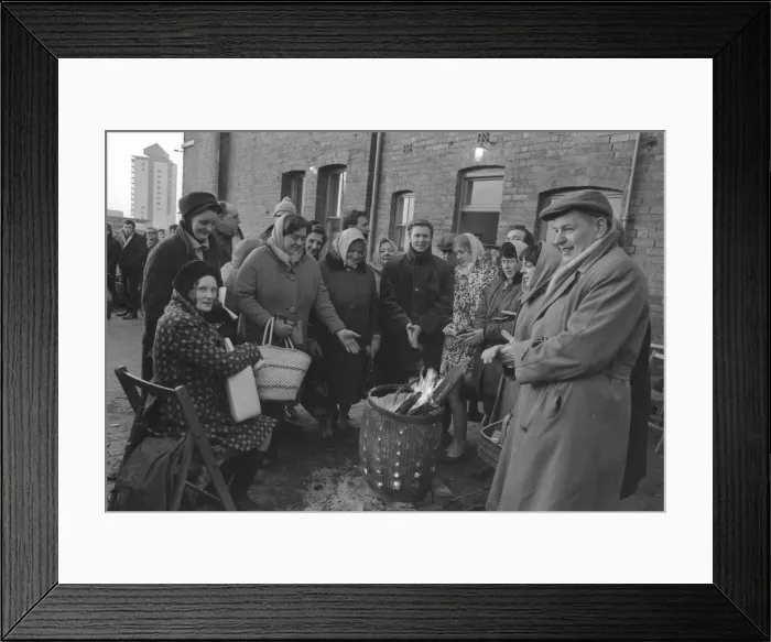 Framed Print : Only the brave will forgo the warmth of their beds to stay up all night in temperatures