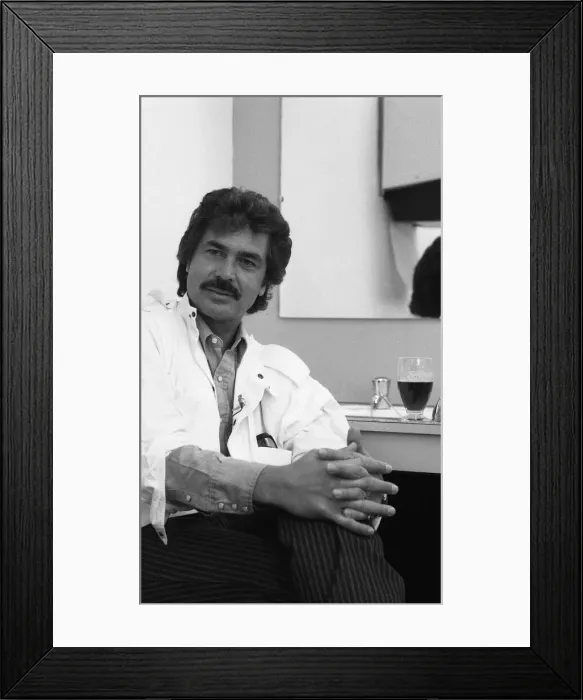 Framed Print : Singing superstar Engelbert Humperdinck relaxes in his dressing room before appearing Framed Print : Singing superstar Engelbert Humperdinck relaxes in his dressing room before appearing