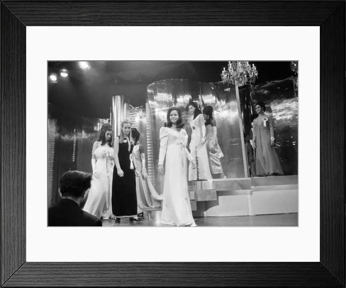 Framed Print : Miss World 1968, held at Lyceum Theatre, London, 14th November 1968