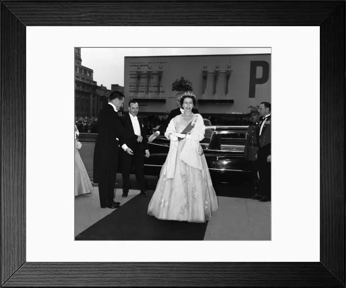 Framed Print : Queen Elizabeth II and Prince Philip, Duke of Edinburgh, during their visit to Canada Framed Print : Queen Elizabeth II and Prince Philip, Duke of Edinburgh, during their visit to Canada
