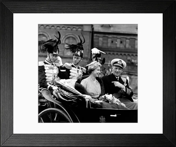 Framed Print : Queen Elizabeth II and King Frederick IX ride through the streets of Copenhagen