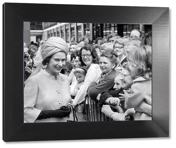 The Queen visits Manchester, 23rd June 1971. Walking through Spinningfield