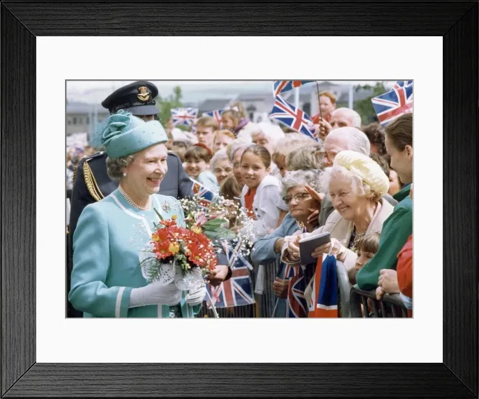 Framed Print : The Queen visits Manchester. 17th July 1992 Framed Print : The Queen visits Manchester. 17th July 1992