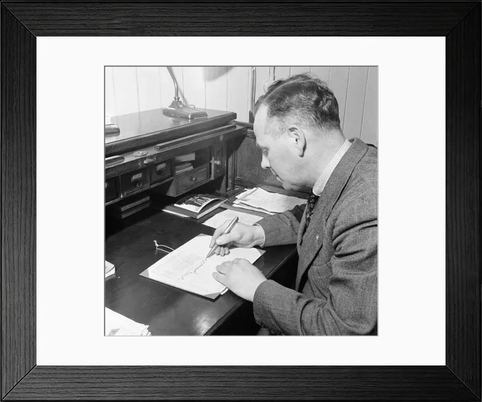 Framed Print : Bill Dodgin, Southampton FC Manager, January 1946 to August 1949, pictured, January 1949 Framed Print : Bill Dodgin, Southampton FC Manager, January 1946 to August 1949, pictured, January 1949
