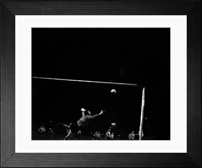 Framed Print : Watford 1-0 Southampton. FA Cup Match. Tuesday 2nd February 1960 Framed Print : Watford 1-0 Southampton. FA Cup Match. Tuesday 2nd February 1960