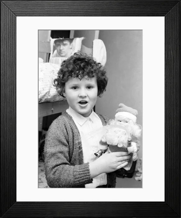 Framed Print : Toni Warne, singer and winner of BBC Talent Show Opportunity Knocks