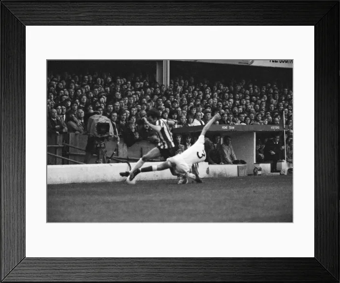 Framed Print : Southampton 4-0 Sunderland. The Dell. Second Division 1976 League Campaign Framed Print : Southampton 4-0 Sunderland. The Dell. Second Division 1976 League Campaign